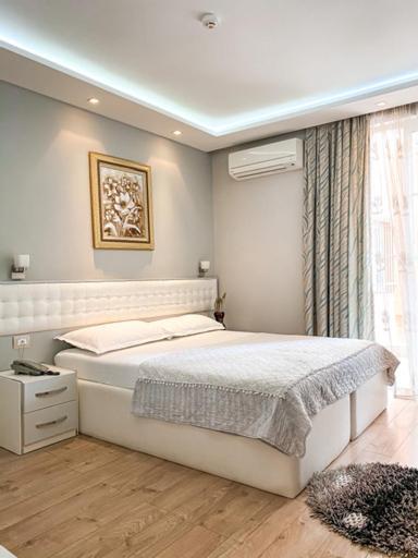 Center 4* Tirana